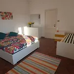 La Casa Sul Corso E La Casa Sui Tetti *