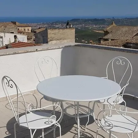 La Casa Sul Corso E La Casa Sui Tetti