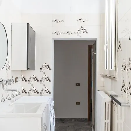 La Casa Sul Corso E La Casa Sui Tetti *