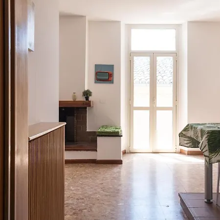 La Casa Sul Corso E La Casa Sui Tetti